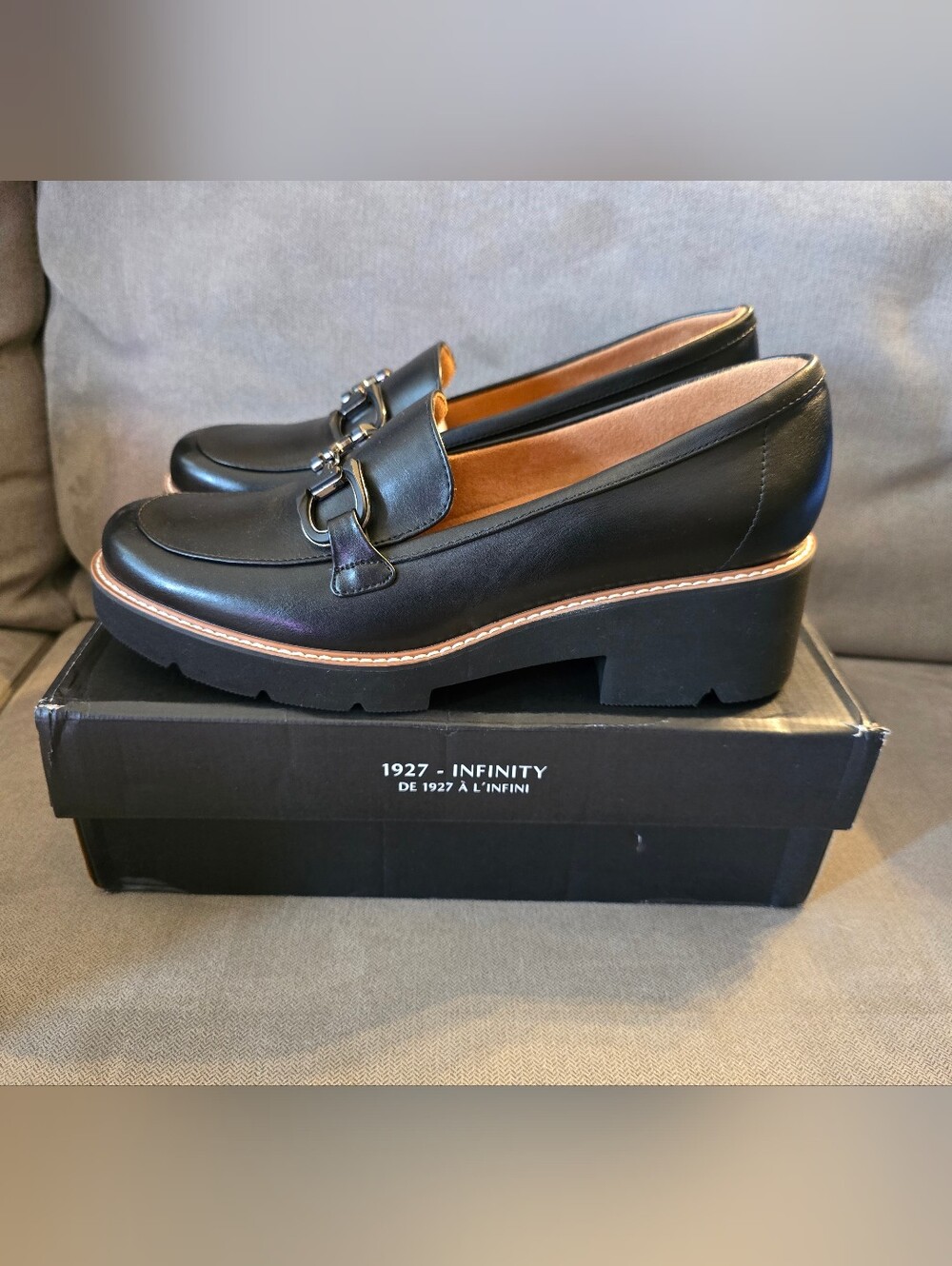 NIB Naturalizer Corrine Loafer - 11